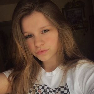 Meet your Posher, Ememily